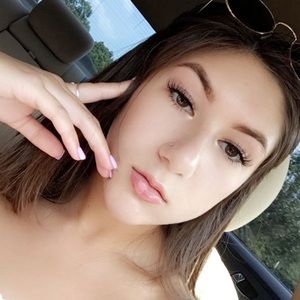 Meet your Posher, Brenna